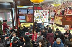 Giá vàng hôm nay 17/4/2025: Giá vàng trong nước và thế giới tăng sốc có thể lên 120 triệu đồng