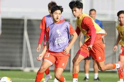 HLV Roland: 'U17 Việt Nam có tố chất nhưng cần được đầu tư nhiều hơn'