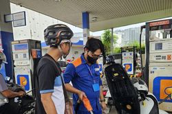 Giá xăng dầu hôm nay 18/4/2025: Tăng lên mức cao nhất trong hai tuần