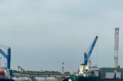 Nghệ An đề xuất nâng chính sách hỗ trợ vận tải bằng container qua Cảng Cửa Lò