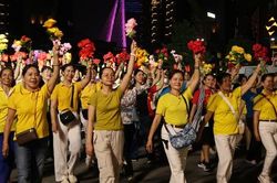 Những câu chuyện xúc động ở 12 khối diễu hành quần chúng