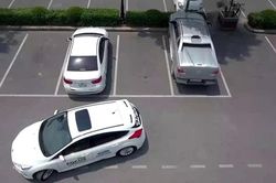 Nguyên tắc lùi ô tô an toàn tài xế cần nhớ