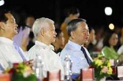 Tổng Bí thư Tô Lâm dự chương trình nghệ thuật 'Đất nước trọn niềm vui' tại TP.HCM