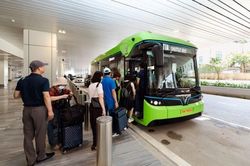 VinBus vận hành tuyến buýt điện độc quyền kết nối ba nhà ga sân bay Tân Sơn Nhất