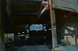 UAV tự sát Ukraine bay vào bên trong nhà xưởng, tập kích xe tăng T-80BVM của Nga