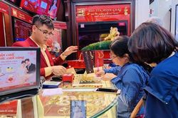 Giá vàng trưa 21/4 tiếp tục bật tăng