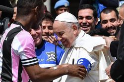 Giáo Hoàng Francis có một tình yêu đặc biệt với bóng đá