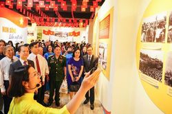 50 năm thống nhất đất nước: Bảo tàng Lịch sử trưng bày chuyên đề 'Non sông liền một dải'