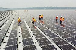 Mỹ áp thuế đến 271% chống bán phá giá pin mặt trời từ Việt Nam và 3 quốc gia khác
