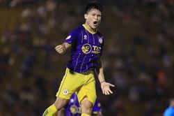Tuấn Hải ghi bàn trở lại, Hà Nội FC dễ soán ngôi Nam Định