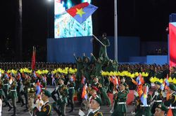 Thành phố Hồ Chí Minh: Hàng nghìn người xem buổi tổng hợp luyện diễu binh lần thứ hai