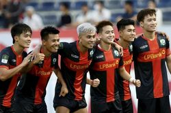 CLB Việt Nam đứng trước cơ hội đi vào lịch sử bóng đá thế giới; Man City thắng nghẹt thở Aston Villa