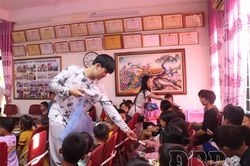 Quan tâm, chăm sóc bảo vệ trẻ em