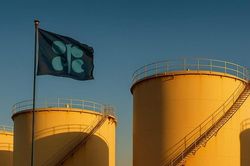 OPEC+ cân nhắc tăng sản lượng dầu sớm trong tháng 6