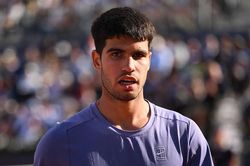 Carlos Alcaraz rút lui khỏi Madrid Open 2025 vì chấn thương