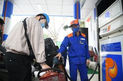 Giá xăng dầu chấm dứt chuỗi đà giảm, giá xăng tăng hơn 700 đồng/lít