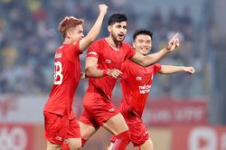 Kết quả V-League hôm nay: Viettel củng cố top 3, sao Việt Kiều tiếp tục tỏa sáng giúp Hà Tĩnh giành chiến thắng