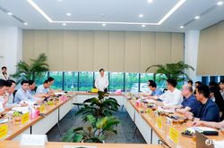 Chủ tịch UBND tỉnh Lê Hồng Vinh làm việc với VSIP Nghệ An và các nhà đầu tư thứ cấp