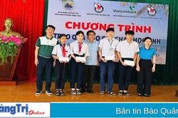 Trao 87 suất học bổng cho học sinh có hoàn cảnh khó khăn