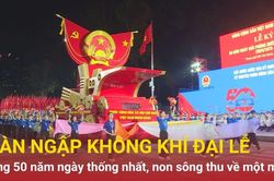 Người dân đội nắng mưa chờ xem diễu binh, duyệt đội hình