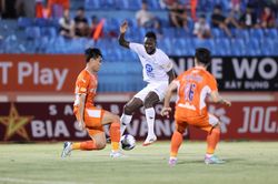 Vòng 20 V-League 2024-2025: Không có chỗ cho sai lầm