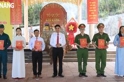 Hòa Vang kết nạp 41 đảng viên mới
