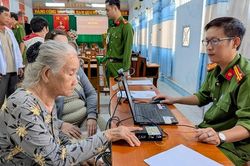 Công an An Giang thu mẫu ADN thân nhân liệt sĩ chưa xác định danh tính