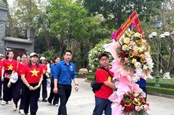 Trung tâm Xúc tiến đầu tư, Thương mại và Du lịch Nghệ An tổ chức hoạt động kỷ niệm 50 năm thống nhất đất nước