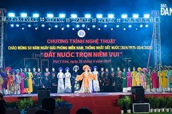 Hào hùng chương trình nghệ thuật 'Đất nước trọn niềm vui'