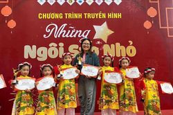 Cô giáo Nguyễn Thị Dung – Người thắp lửa đam mê nghệ thuật cho nhiều thế hệ học trò