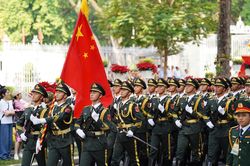 Quân đội Trung Quốc hát vang 'Như có Bác Hồ trong ngày vui đại thắng' khi diễu binh ở TP.HCM
