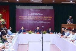 Để văn học, nghệ thuật của người Việt Nam ở nước ngoài phát triển mạnh mẽ trên tinh thần dân tộc