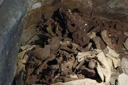 Tin mới về 18 hộp sọ phát hiện trong hang đá ở Nghệ An