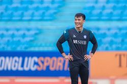 Thủ môn Bùi Tiến Dũng xuất sắc giúp Đà Nẵng thắng Thanh Hóa; Hà Nội FC duy trì vị trí nhì bảng xếp hạng V.League 2024-2025