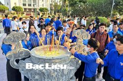 Khúc khải hoàn ca 50 năm