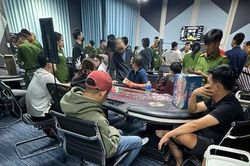 Triệt xóa tụ điểm đánh bạc hoạt động núp bóng câu lạc bộ Poker