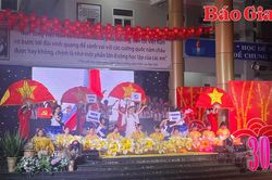 Phố núi Pleiku mừng đại lễ 30-4 bằng nhiều hành động ý nghĩa