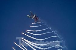 Xem tiêm kích Su-30MK2, Yak-130, trực thăng Mi trình diễn trong đại lễ 30/4