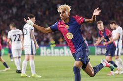 Barcelona bị Inter cầm hòa ở lượt đi bán kết Champions League 2024/25