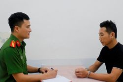 Công an Nghệ An tạm giữ người đàn ông vào trường đánh giáo viên