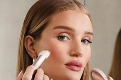 Cách giữ lớp trang điểm lâu trôi trong thời tiết nắng nóng