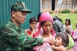 Đã tìm thấy bé gái đi lạc 3 ngày trong rừng