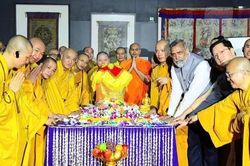 'Tình nguyện viên' VedaX AI giải đáp thông tin về Đại lễ Vesak 2025