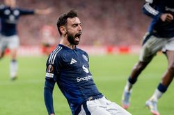 Bruno lập cú đúp, Man Utd đặt một chân vào chung kết Europa League