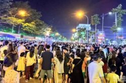 Hàng chục nghìn người háo hức trải nghiệm phố đi bộ ở tỉnh Thái Bình