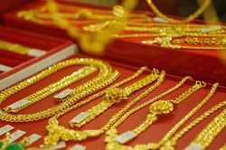 Giá vàng hôm nay 3/5/2025 khó tăng đột biến, vàng bớt hấp dẫn