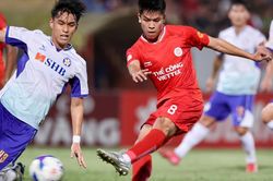 HLV Kim Sang Sik 'chấm' học trò cũ của ông Park Hang Seo