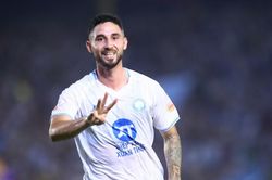 HLV Kim Sang Sik chứng kiến sao Việt kiều ghi bàn, đội bóng 6 lần vô địch V-League thua chóng vánh ngay hiệp 1
