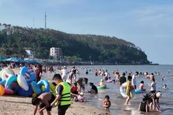 Hải Phòng thu hút 780.000 lượt khách du lịch trong dịp nghỉ lễ 30/4-1/5/2025