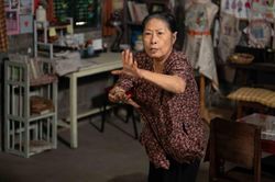 'Bà ngoại' NSƯT Kim Phương nhí nhảnh, hóm hỉnh trong 'Lật mặt 8'